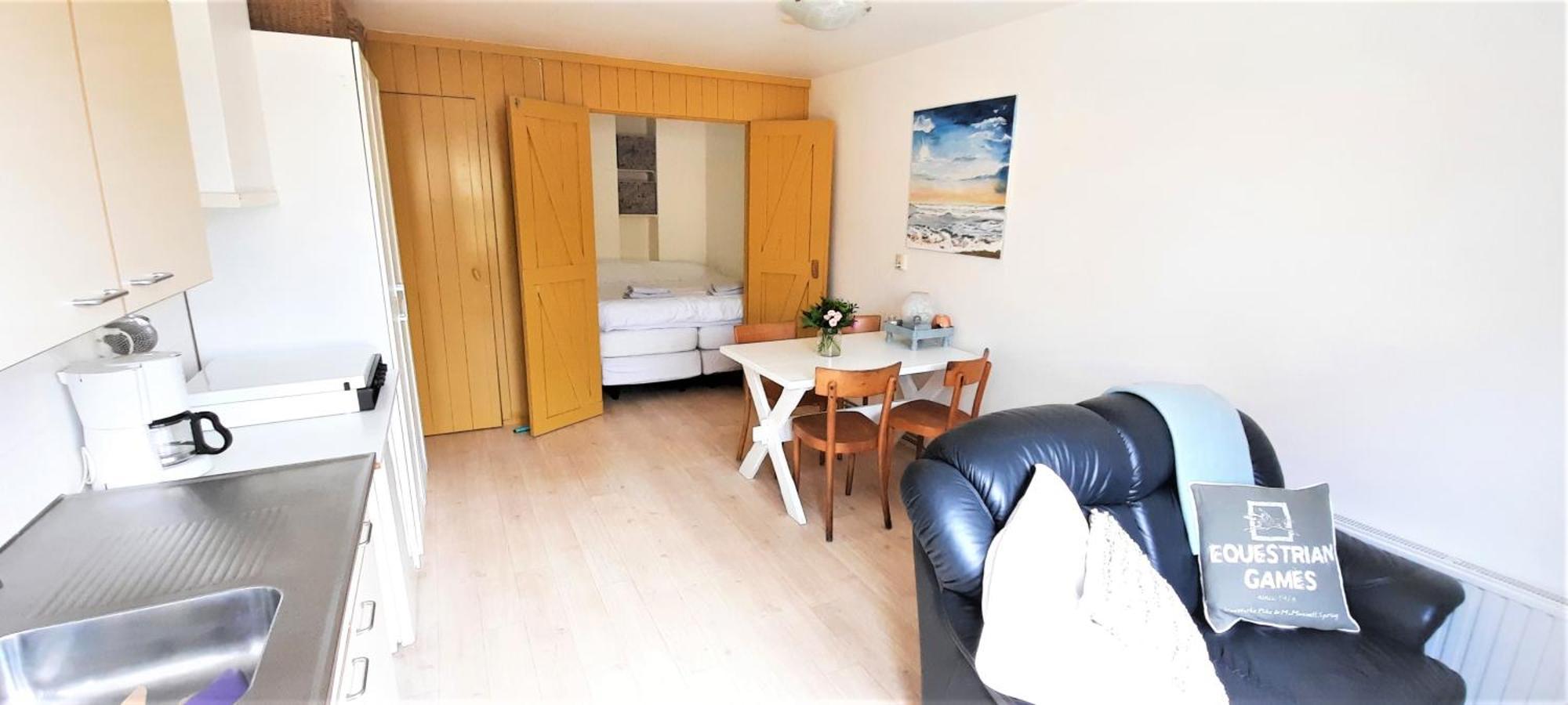 Appartement 2 Met Terras Aan De Tuin Van Op De Roemte Baflo Ngoại thất bức ảnh